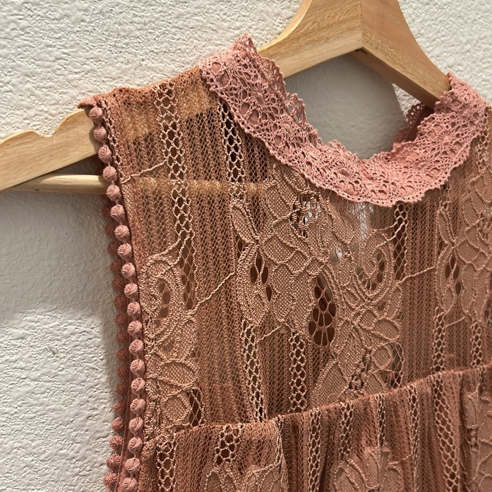 XHILIRATION PERFECT Summer Pink Lace Sleeveless Mini Sundress - Picture 4 of 14